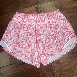 Lulu lemon hotty hot tall size 6